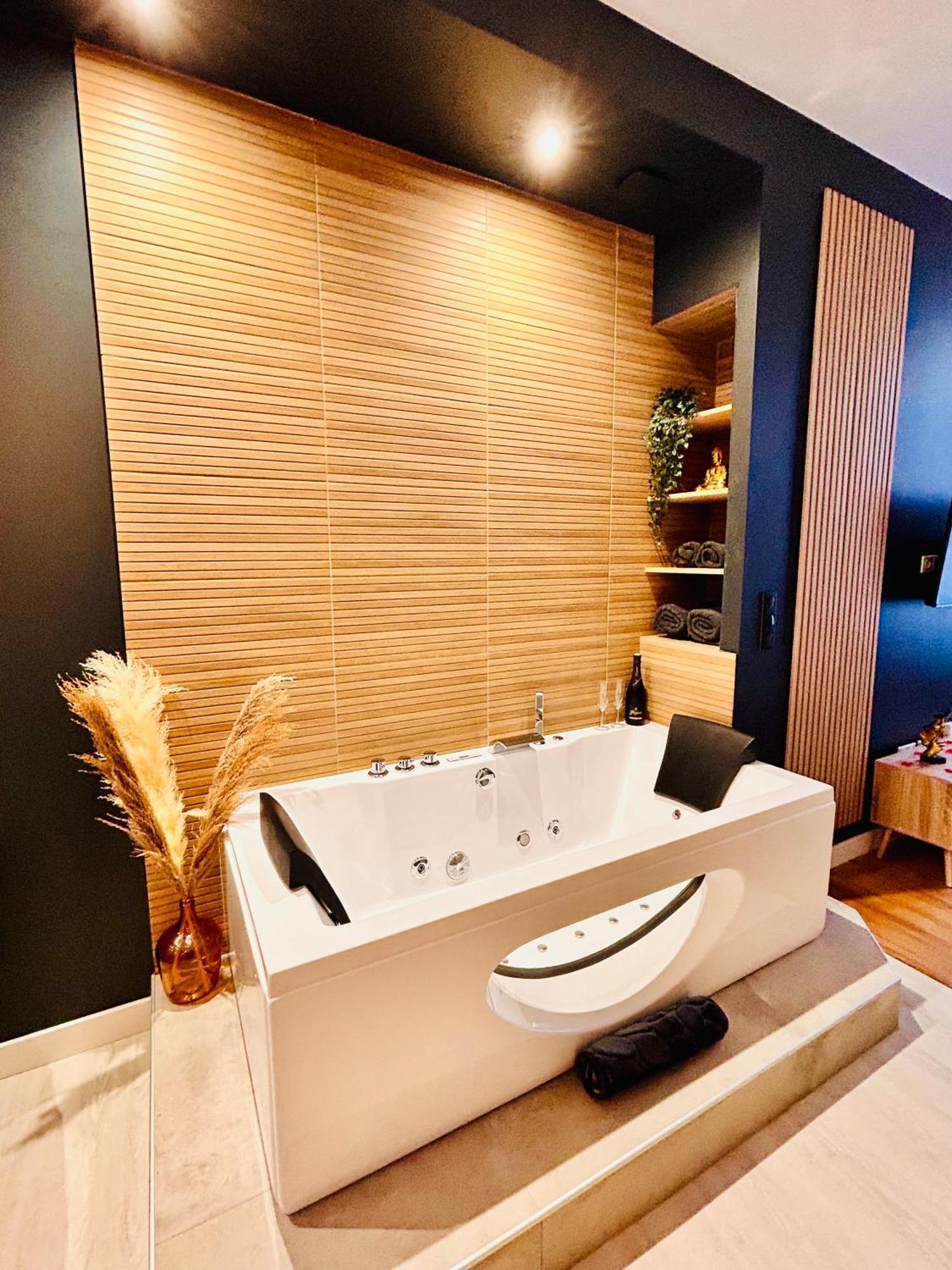 Suite Cosy Jacuzzi Troyes - Secrets D'Ana Esterno foto